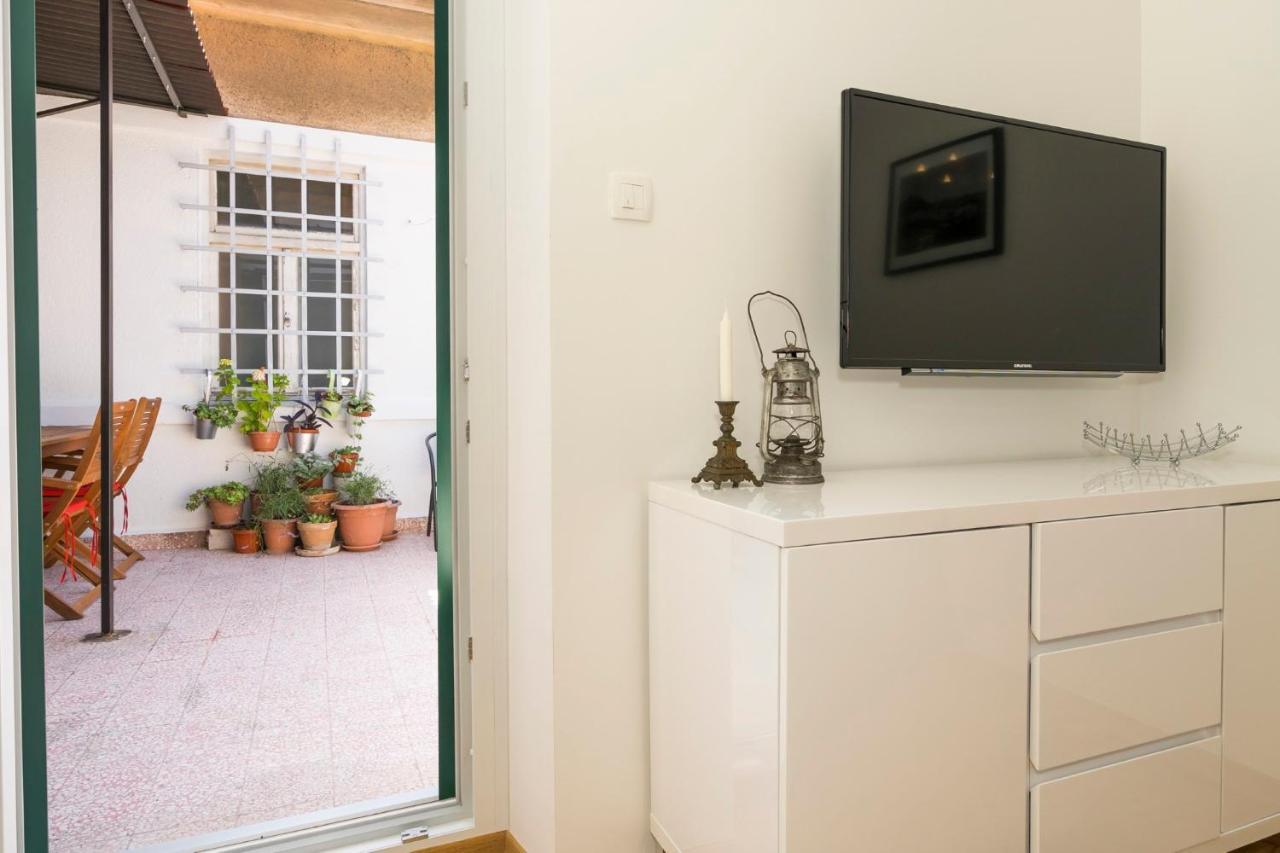 Apartment Dinka With Terrace สปลิท ภายนอก รูปภาพ