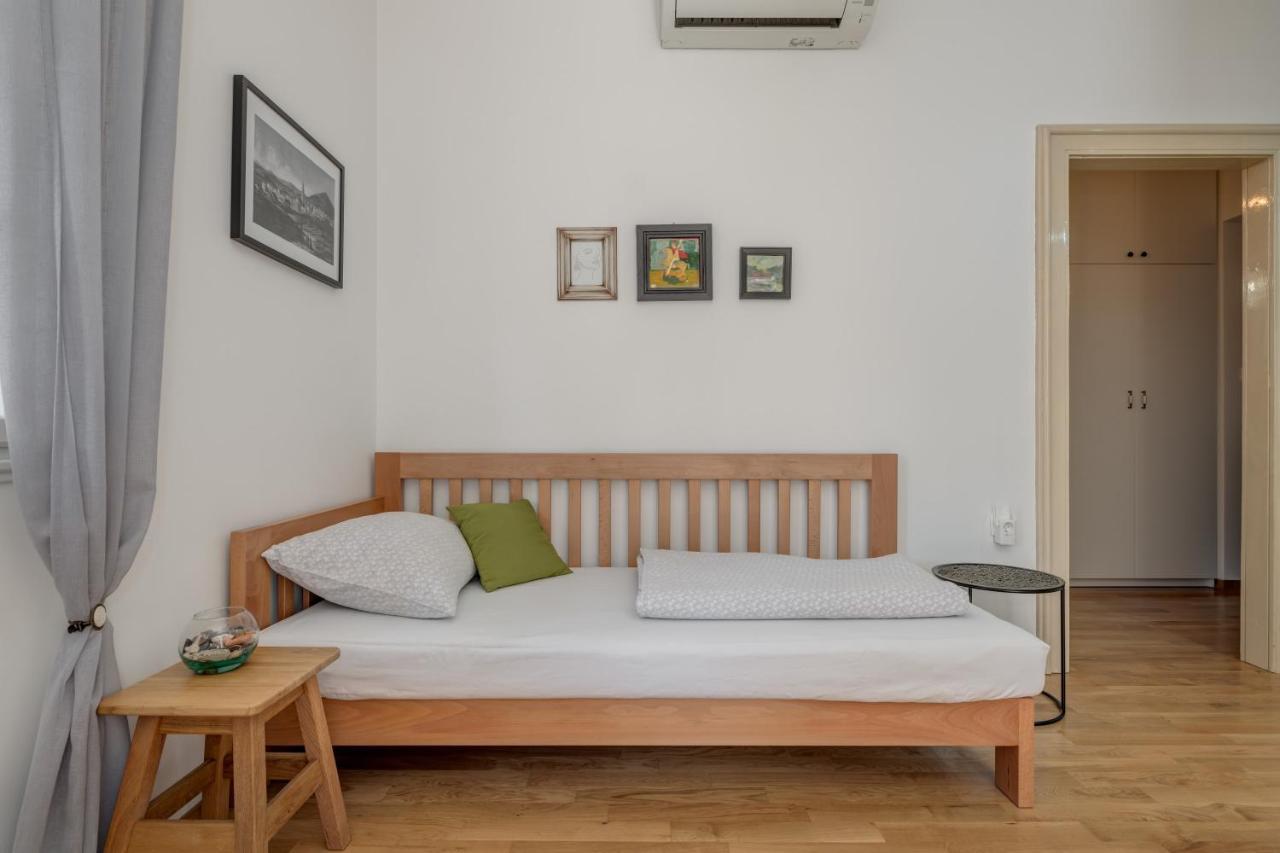 Apartment Dinka With Terrace สปลิท ภายนอก รูปภาพ