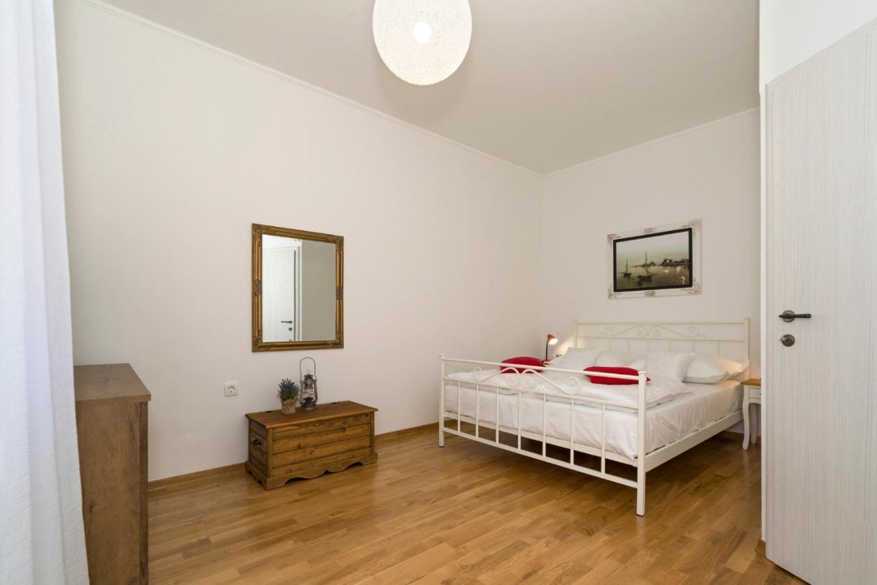 Apartment Dinka With Terrace สปลิท ภายนอก รูปภาพ
