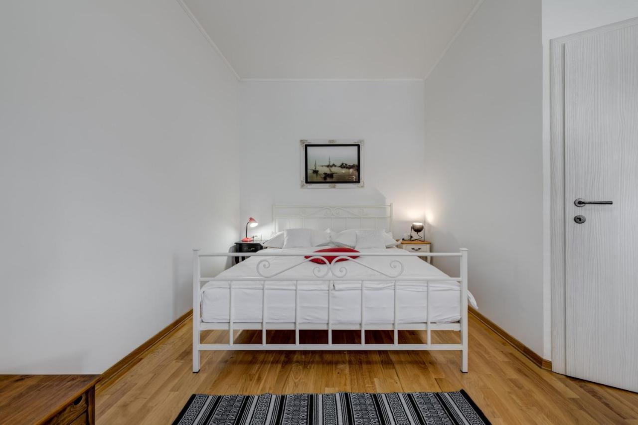 Apartment Dinka With Terrace สปลิท ภายนอก รูปภาพ